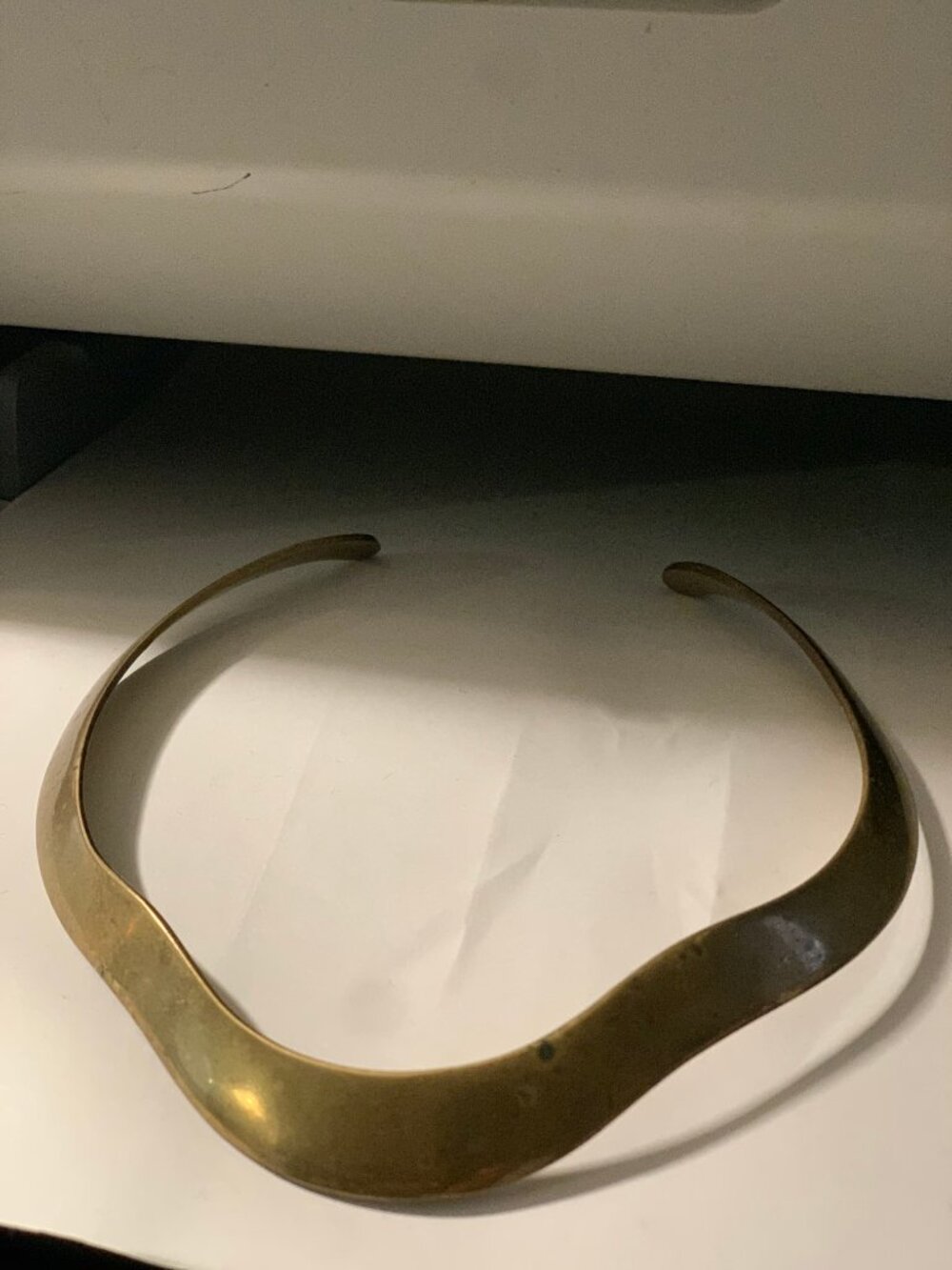 VINTAGE SOLID BRASS METAL WAVE PATTERN NECK CUFFS ONE SIZE FITS ALL